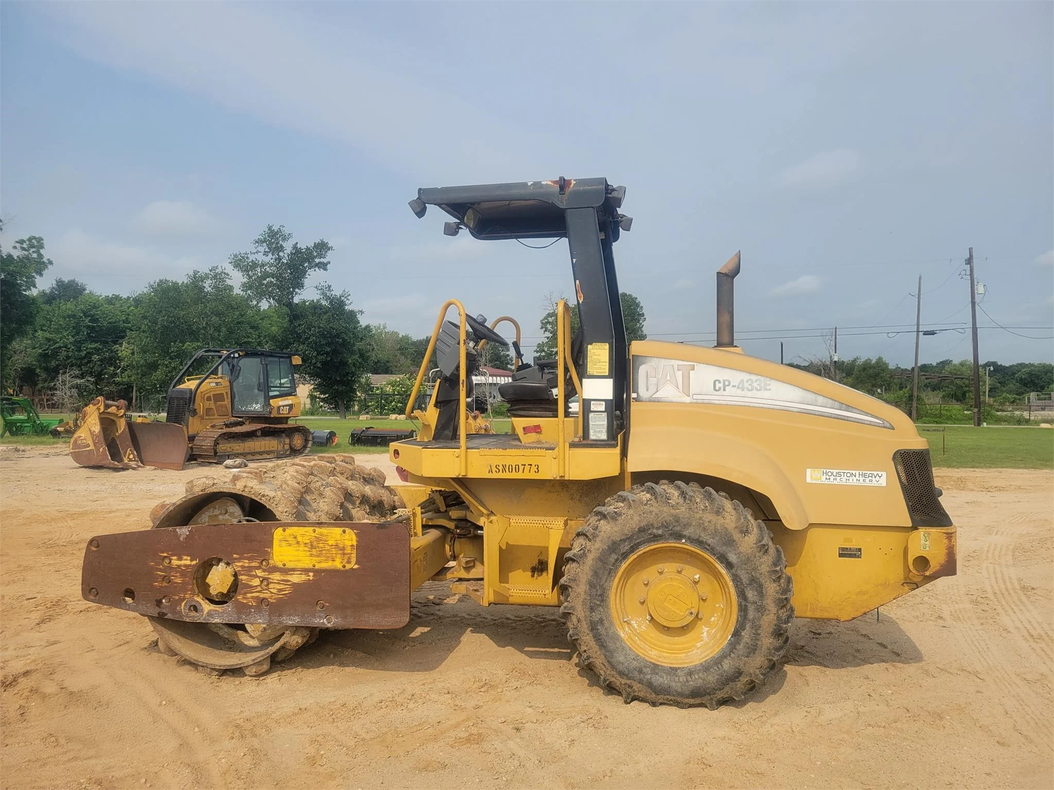 2008 CATERPILLAR CP-433E